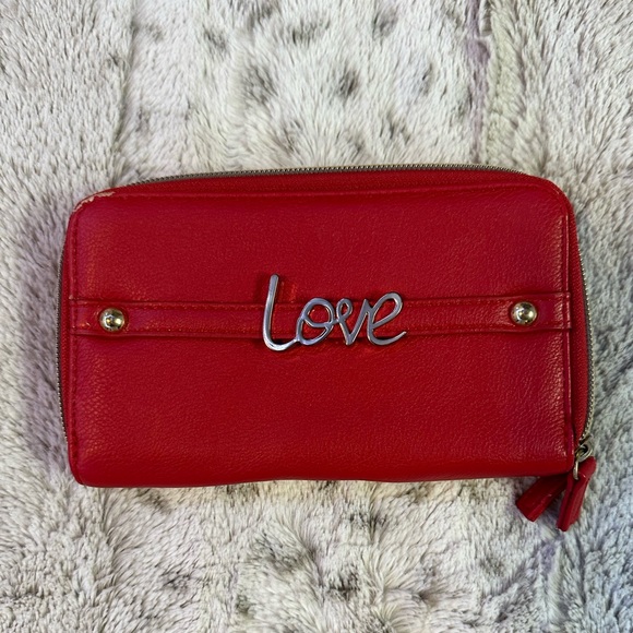 Red Wallet - Picture 1 of 7